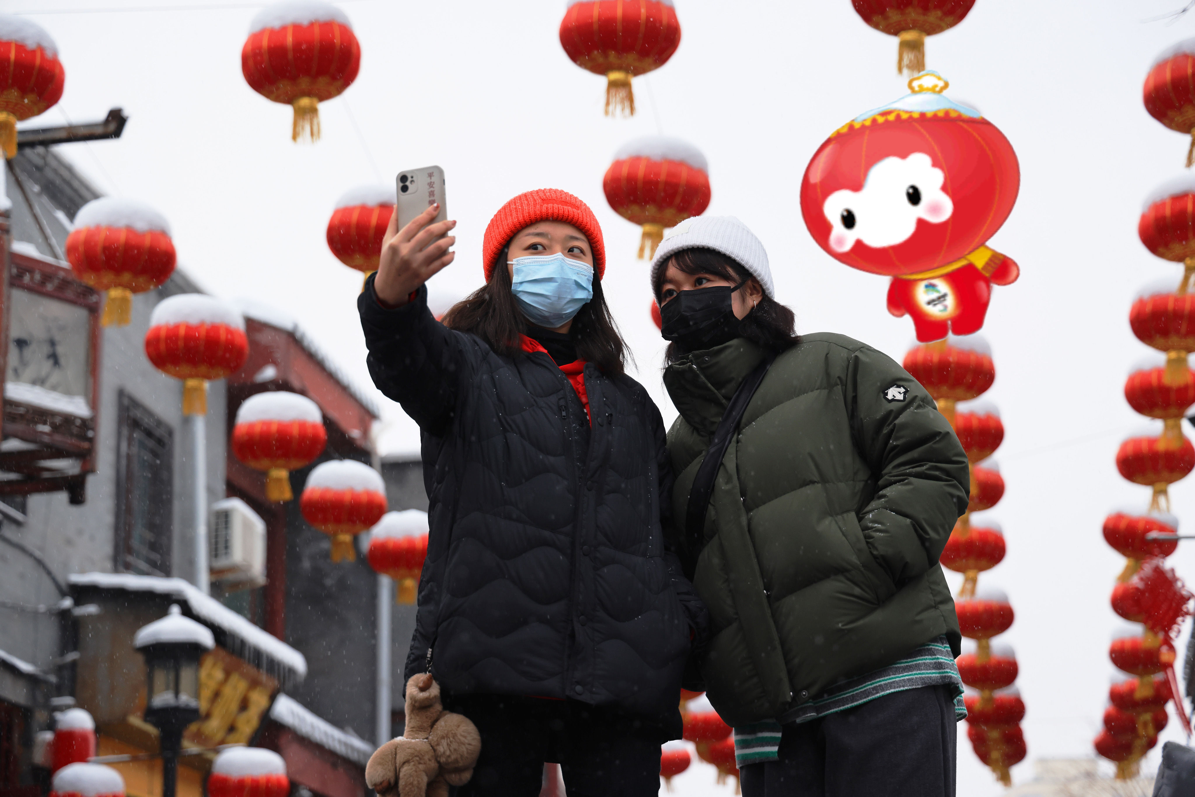 汤圆节|元宵“灯节”，来看“小灯笼精”“雪容融”的春节之旅吧！