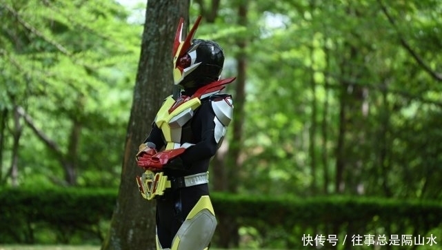 假面骑士：少女自制皮套cos伊兹版零二，这才是漫迷心中的零二