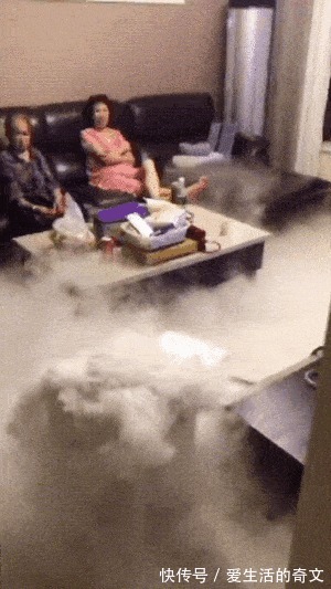 |搞笑GIF:这位姑娘想过年前谈个恋爱,要求很过分吗?