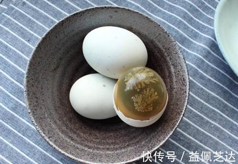 腌制|皮蛋可不能随便买，遇见“这3种”便宜也不要，为家人健康把好关