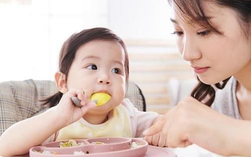 小贝|孩子不吃饭饿一顿管用？家长别搞错了，“四步走”让孩子爱上吃饭