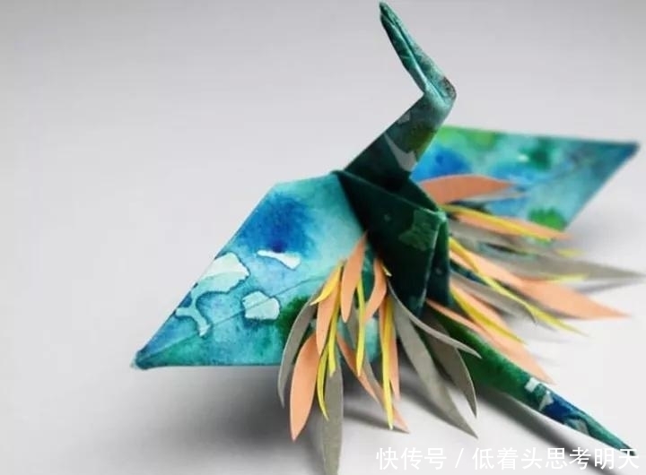 重样|每天折一只千纸鹤,他坚持了1000天不重样,女友被感动到梨花带雨