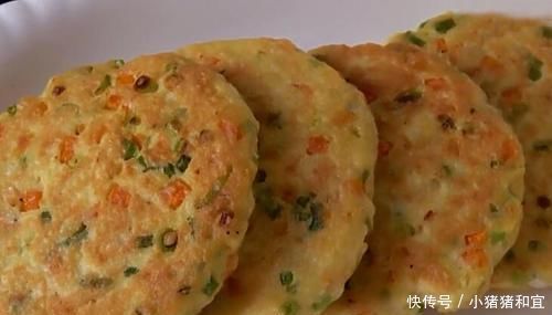孩子|孩子最爱吃的饼,不擀面不揉面,蒸一蒸鲜嫩又营养,孩子1顿吃4个