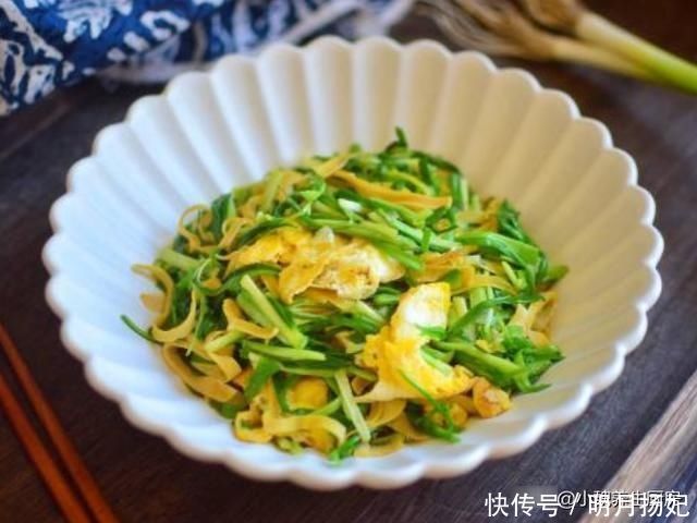 端午将至,多给家人吃此菜,每天炒一盘,简单易学,孩子长个头