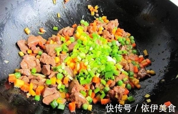 它是“小人参”，立秋后常给孩子吃，开胃吸收快，孩子个头能猛蹿