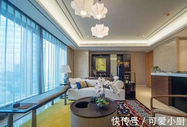 墙面|石膏线已经过时了,现在流行这种,墙面更美观大方,价格还便宜!