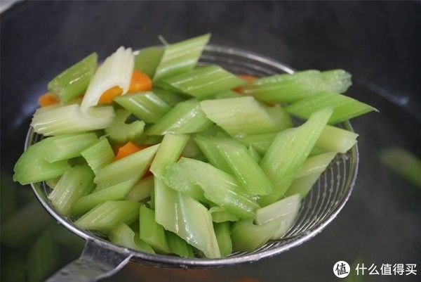 日常三餐 篇一百一十五：“冬补”有讲究，少吃大鱼大肉，多吃这2样，营养搭配好更健康