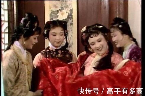 薛宝钗$薛宝琴进京的背后,曹雪芹隐藏了一个很深的用意,很多读者忽略了