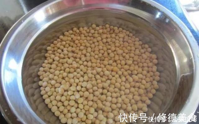 独苗|给君子兰“喂点它”，7天猛窜白根，独苗变群兰，花大压弯枝！