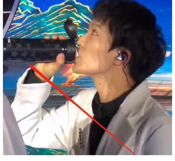 流量明星|《青春環(huán)游記3》低調(diào)錄制，被曝不敢官宣，周深或?qū)⒗^續(xù)成為MC