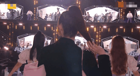 晚会|817晚会油腻腻，张萌如白馒头，晓明竟伤害力最小，娜扎真别主持