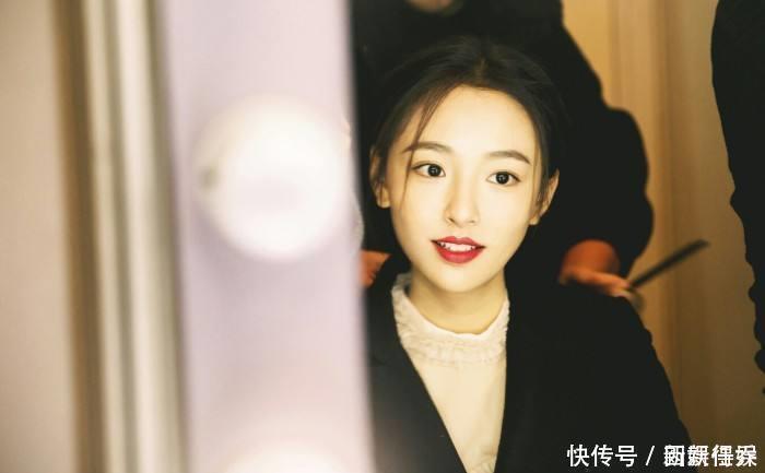 脸型 女大十八变小时候丑,但越长越耐看的女生特征,占一个都是幸运