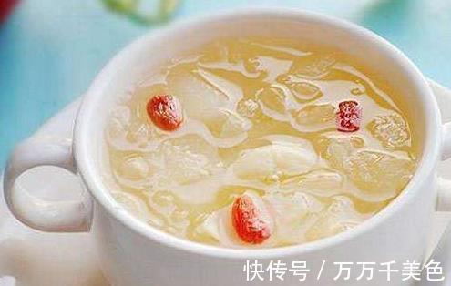 常喝|女人常喝银耳汤有好处,喝银耳汤的最佳时间是早上,还是晚上?