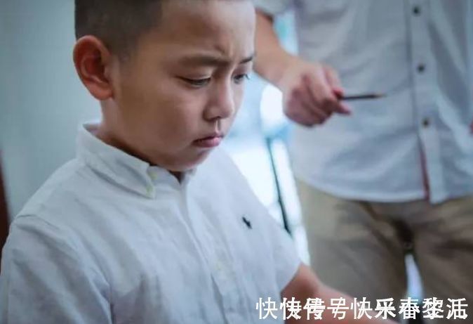 早起|孩子起床时间有讲究,盲目叫娃早起耽误长高,家长是否忽略了?