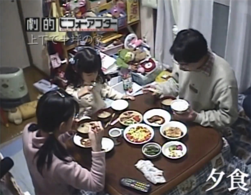 开阔|日本一家三口挤在33㎡小家,杂物堆到天花板,半平米也不敢浪费