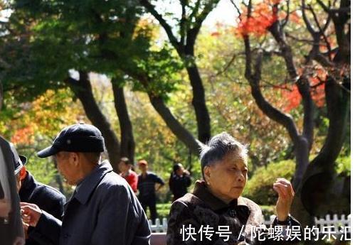 中老年|老年人想要晚年健康长寿,不是多走路和多睡觉,是坚持做这3件事