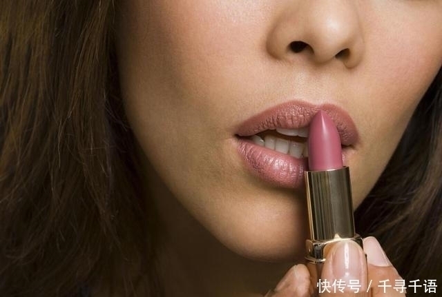 错误 涂口红时,最好避开3个“低级错误”,很多女生不懂,难怪老掉色