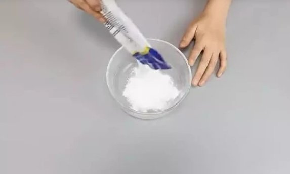 马桶里面|厕所臭死人,一个简单方法,厕所一辈子不会有异味,太实用了