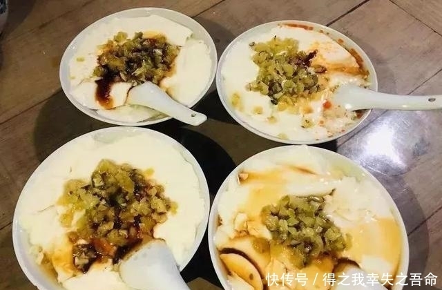 低下头,伸出手,为美食到苍南走一走