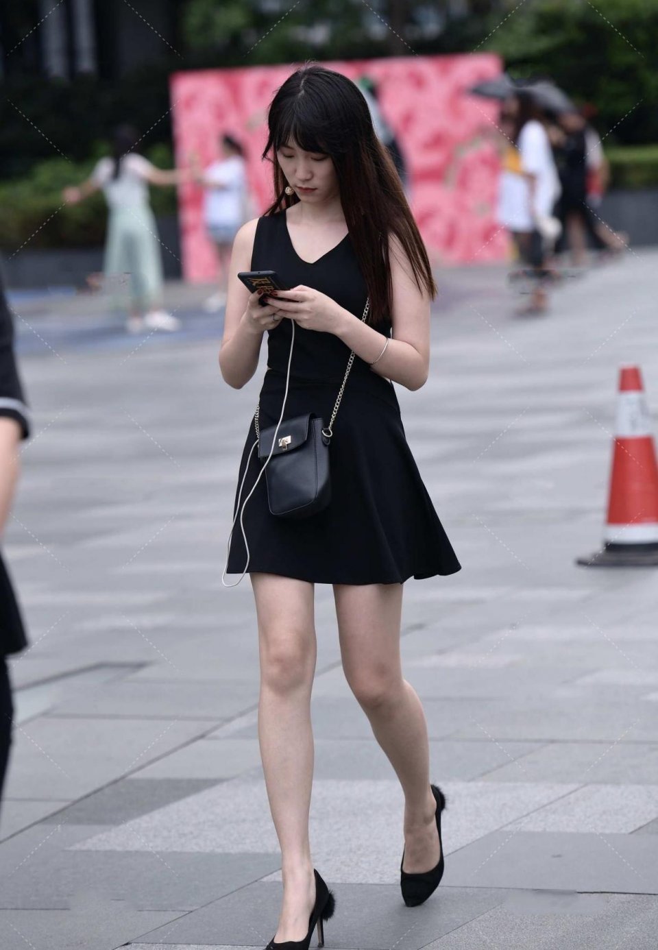 版型|这真是80后的女人吗？拥有自信的青春感，这是女性最美的通行证