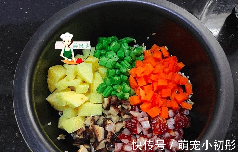 天冷了，我最爱做这美味，饭菜一锅出，营养美味，大人孩子都爱吃