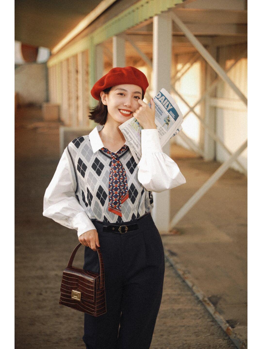 时尚|想要穿出少年感!不如试一试马甲衬衫+黑色西装裤,高级又时尚!