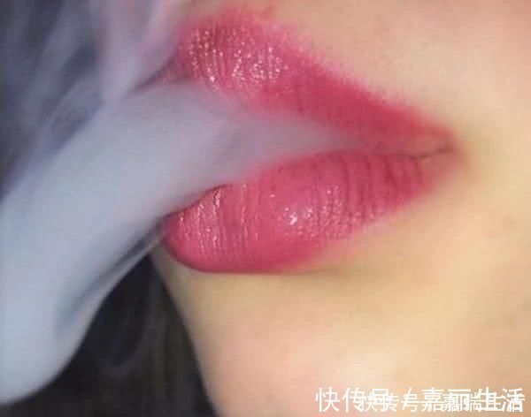 口腔|最伤“嘴唇”的3种水果,全是00后最爱,难怪一直没脱单