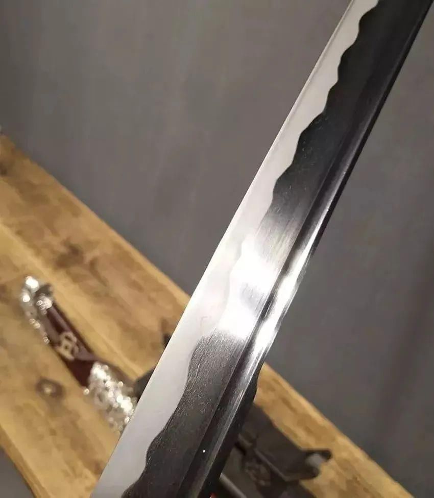 锻打|草钢是什么钢?用炒钢法”制作的刀剑,价格为何这么高?