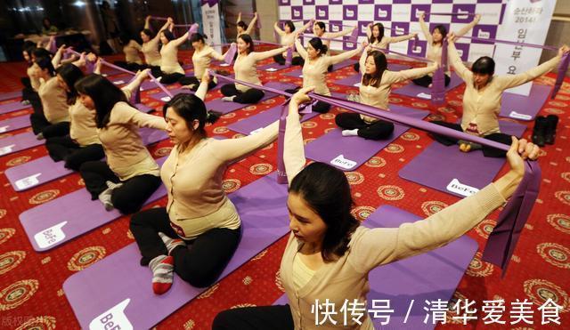 孕妇|超“硬核”孕妇走红,怀孕8个月体重56公斤,腹部线条太美了