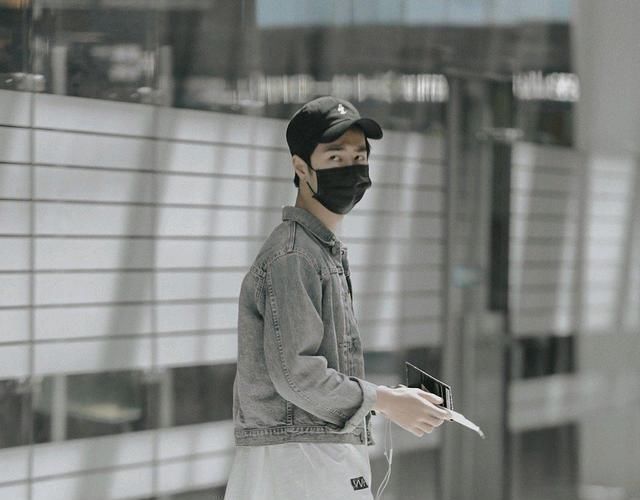 肖戰(zhàn)登|王一博的“引力定律”，亮相造型成亮點(diǎn)，粉絲看到鞋子：好眼熟！