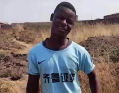 非洲一些收购商，倒卖我们随手丢的东西，摇身一变成身价千万