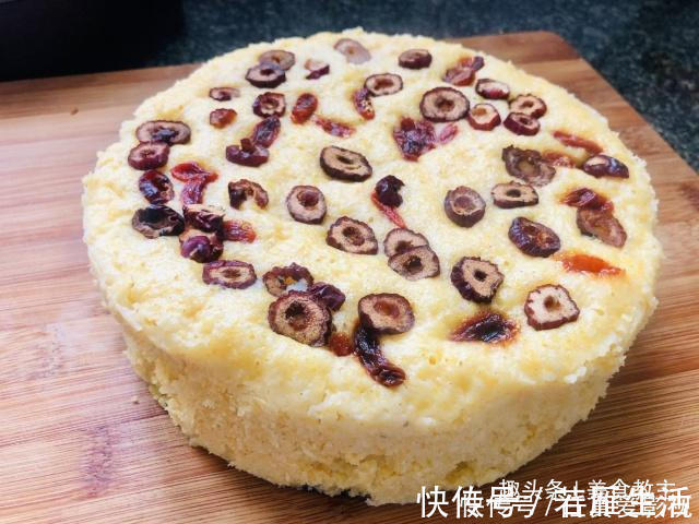 玉米面|教你做玉米面发糕，用筷子拌一拌，上锅蒸一蒸，比蛋糕还要好吃
