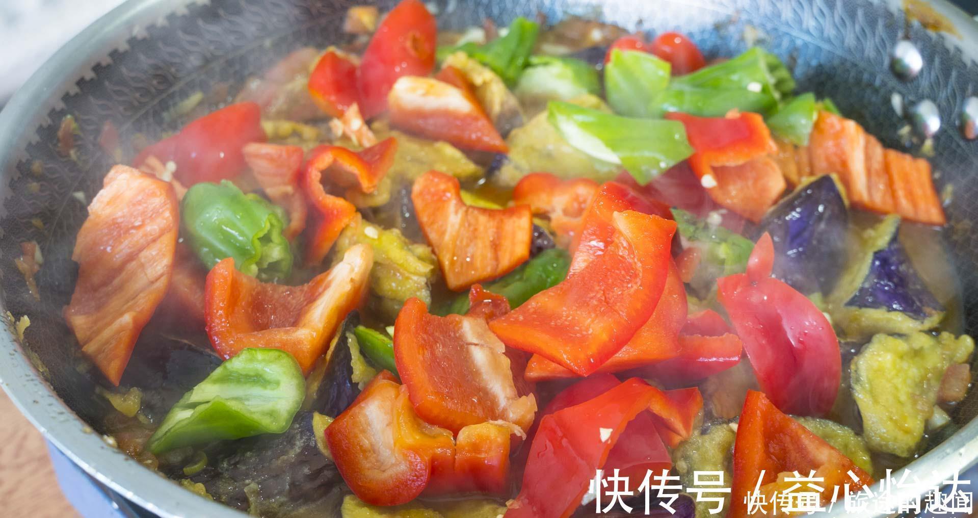 鸡蛋|茄子不要直接炒着吃,加3个鸡蛋,不吸油又好吃,实在太下饭了