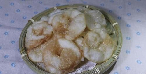 糯米粉新吃法,开水一烫,不发面不饧面,香酥鼓大泡比油条好吃