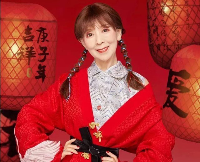 儿媳|最“仙气”奶奶走红，带孙女出门被误认成母女，儿媳：压力有点大