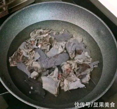 乌鸡|#我的养生日常-远离秋燥#乌鸡山药汤