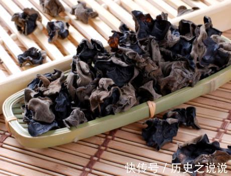 吃黑木耳后,你短期内不能碰此物,许多人不知道,值得和家人分享