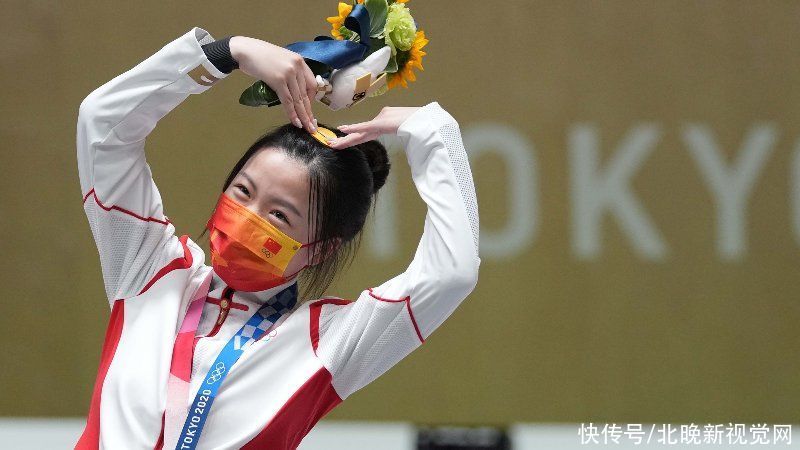 中国消费者|首金得主杨倩同款小鸭发卡每秒卖出6件！奥运带热“同款经济”