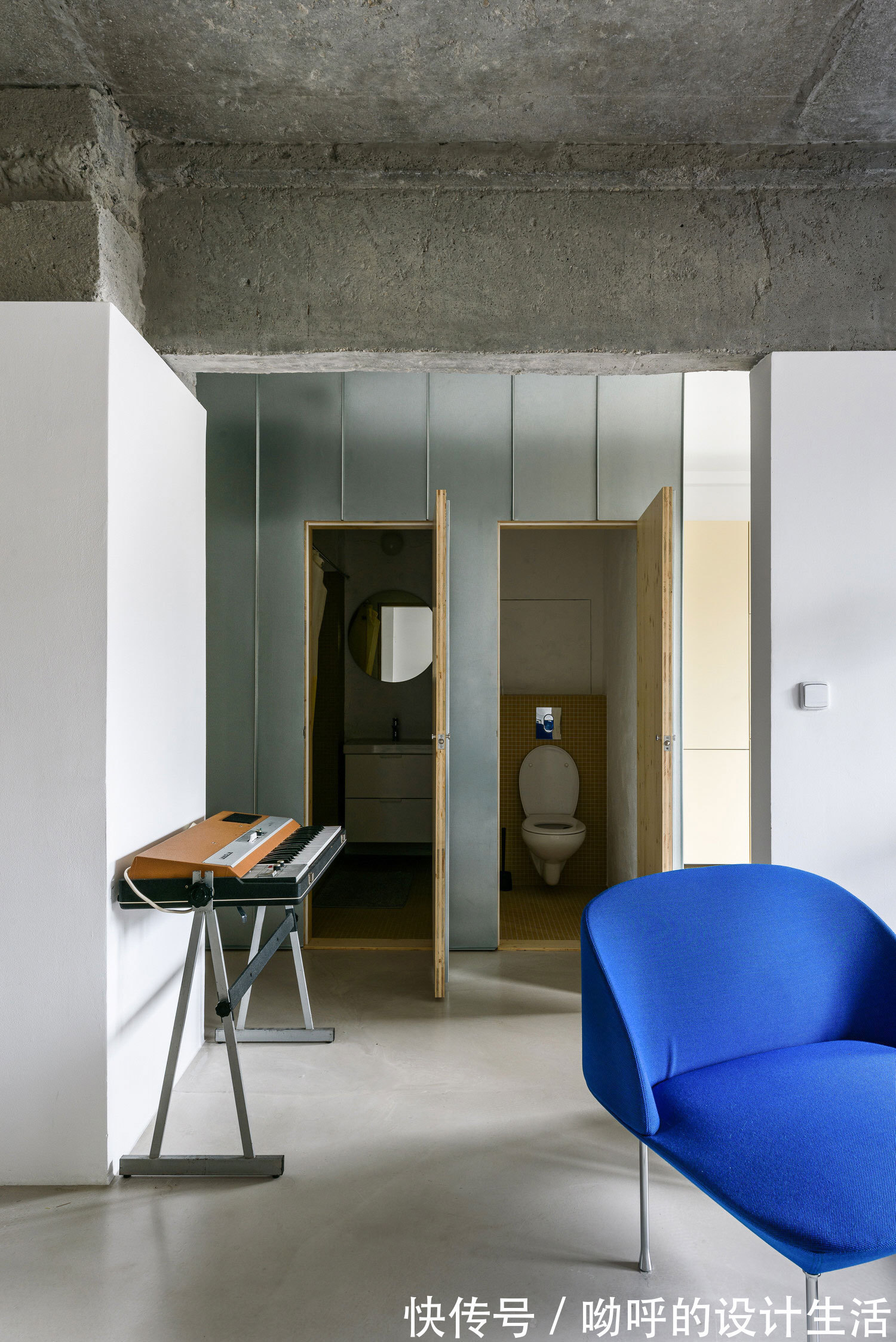 大胆的极简主义:Alan Prekop两室公寓