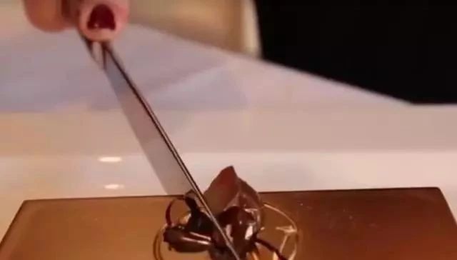 吃不起|有钱人开始吃黄金了迪拜造出“黄金巧克力”亮瞎双眼,真土豪