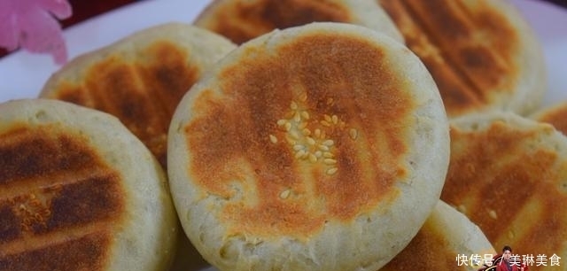 好吃|面粉别蒸馒头了,教你好吃做法,比馒头简单,比包子好吃,香!