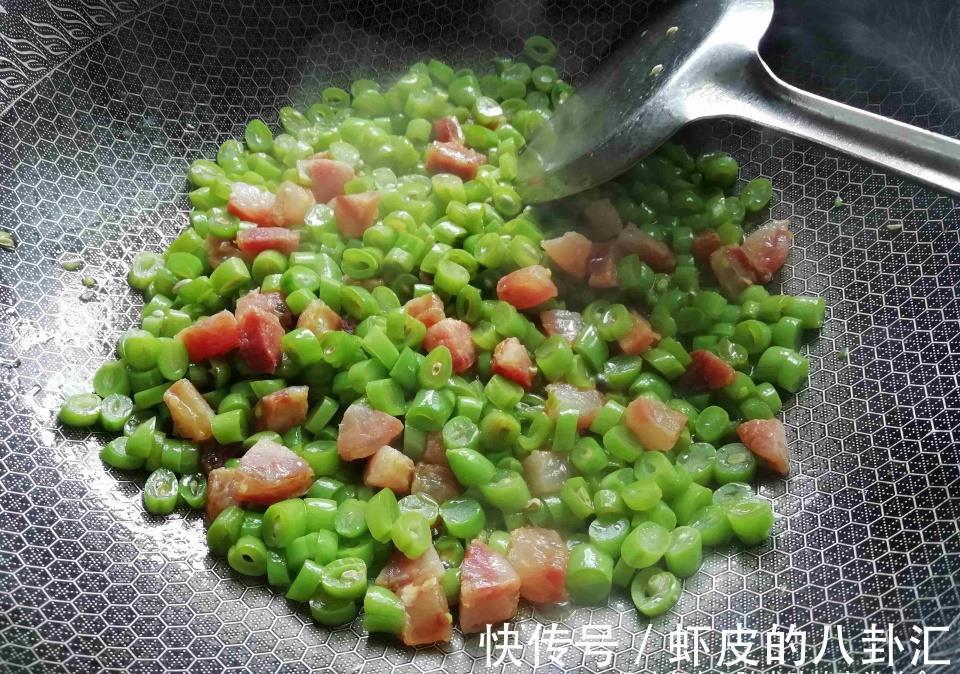 牛奶|蔬菜中的补钙冠军,钙是鸡肉7倍,比牛奶易吸收,老人孩子要常吃