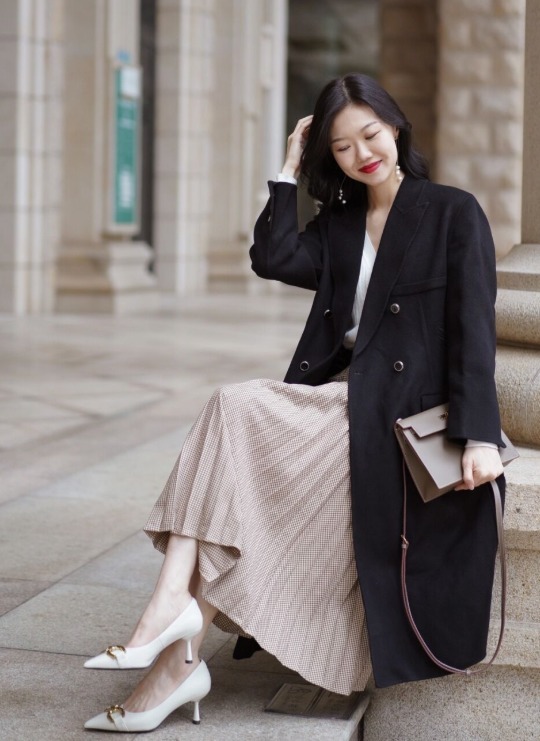 搭配 冬天大衣要怎么穿才高级?从款式和搭配入手,让你轻松美出新高度