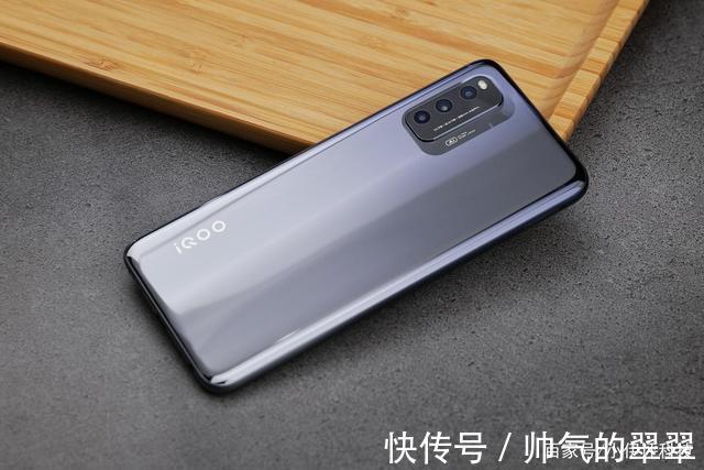 iqoo|盘点！目前各价位段最值得购买的手机罗列，买这些一定错不了！