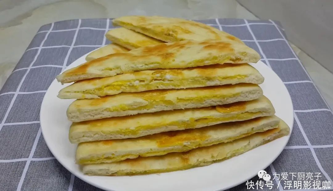  做出|家常烙饼的做法，不用包油酥，也能做出鸡蛋灌饼，个个鼓泡又起层