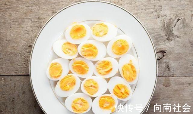 琴琴|宝宝的第一口辅食,这几种食物真的不能选,80%的家长错而不自知