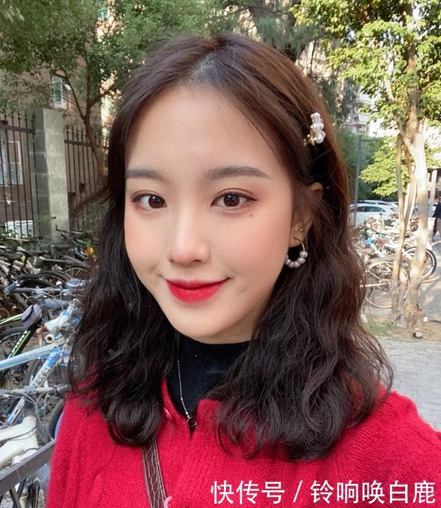 弧度|今年“木马烫”发型火了,自然清新又有气质,换上颜值会提高