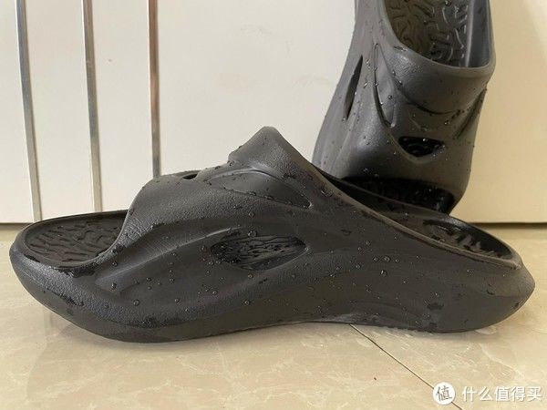 屎感|咕咚减震舒缓拖鞋,给予的不仅仅是踩屎感