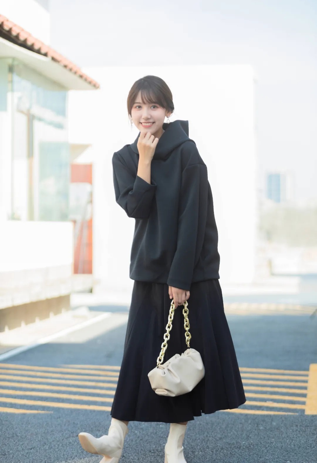 文艺|街拍时尚组图:浙工大学校花徐依莎,文艺与知性的美集于一身