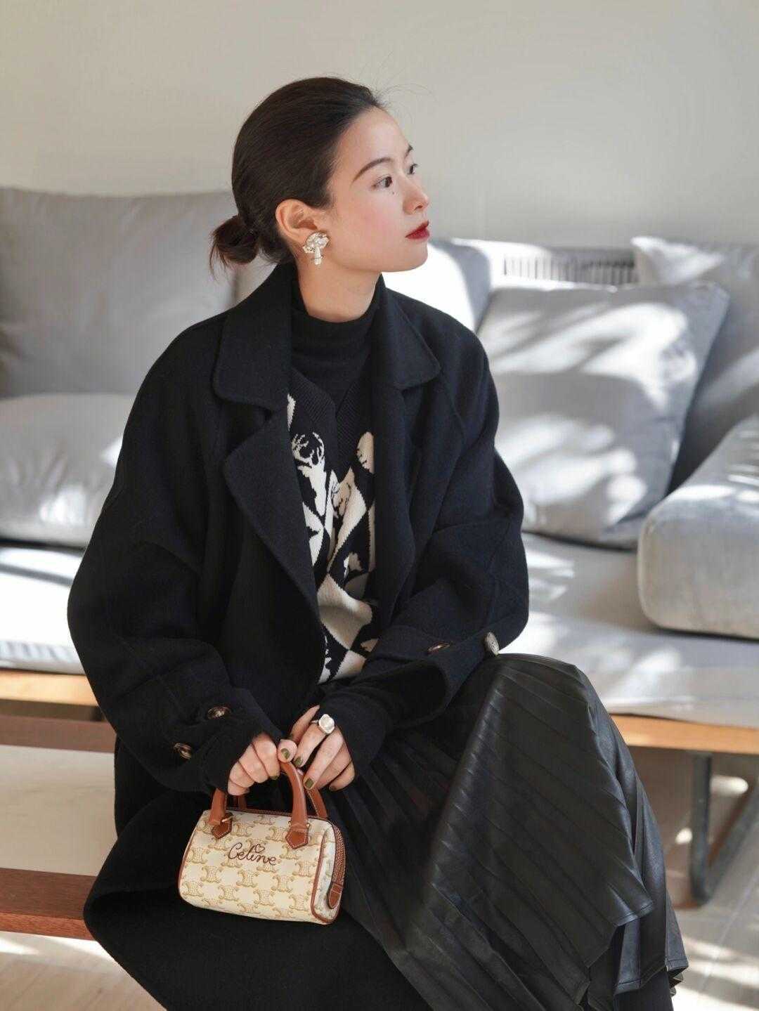 浅色系 求你别穿羽绒服了,大衣才是今年的必备品,优雅显气质